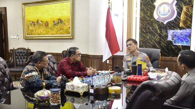 Kapolda Jambi Terima Audiensi Pendeta Waslen, Perkuat Silaturahmi dan Sinergi